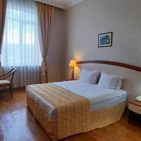 Ramada By Wyndham Trimontium Hotel 4*