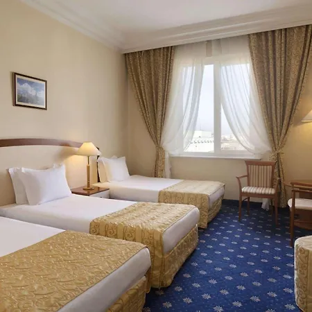 Ramada By Wyndham Trimontium Hotel