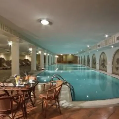 Ramada By Wyndham Trimontium Hotel 4*