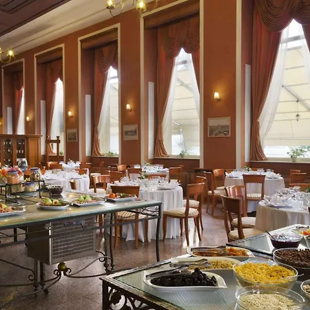 Ramada By Wyndham Trimontium Hotel 4*