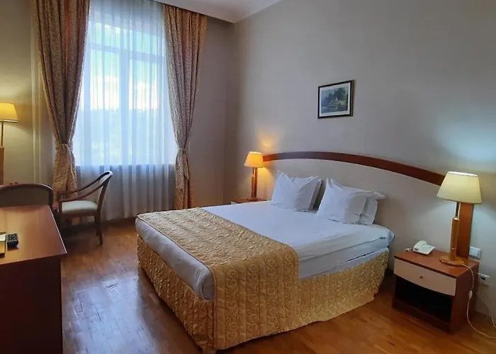 Ramada By Wyndham Trimontium Hotel 4*