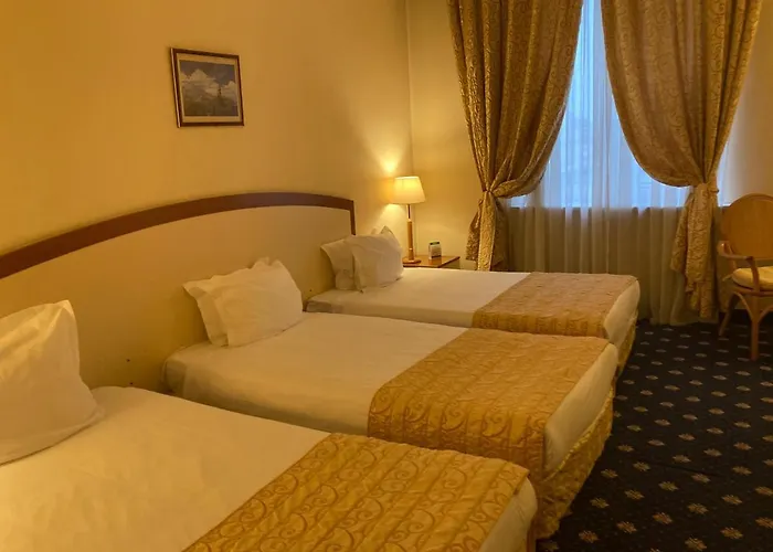 Ramada By Wyndham Trimontium Hotel