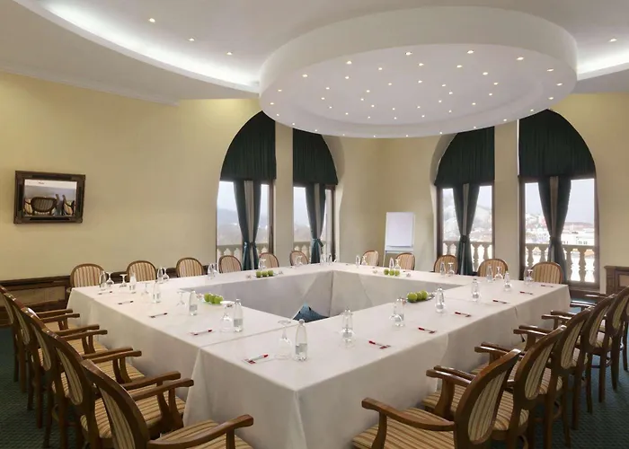 Ramada By Wyndham Trimontium Hotel 4*