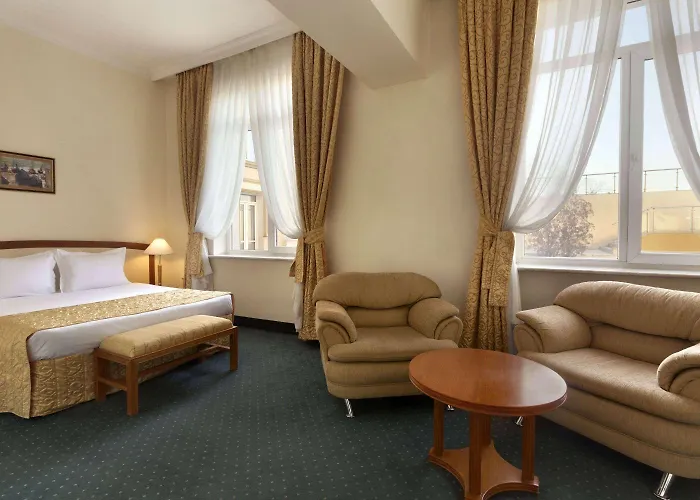 Ramada By Wyndham Trimontium Hotel