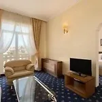 Ramada By Wyndham Trimontium פלובדיב