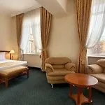 מלון Ramada By Wyndham Trimontium