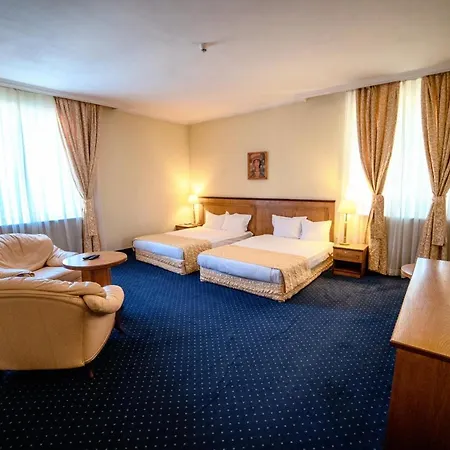 Ramada By Wyndham Trimontium Szálloda 4*