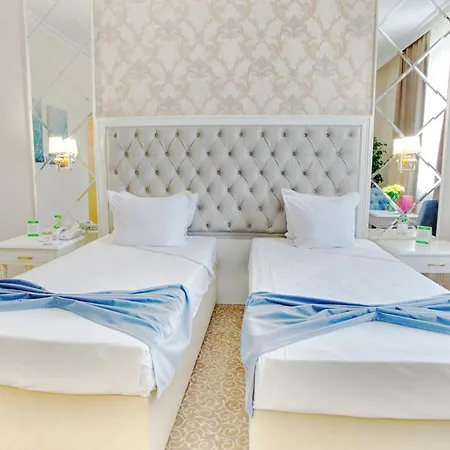 Ramada By Wyndham Trimontium Hotel 4*
