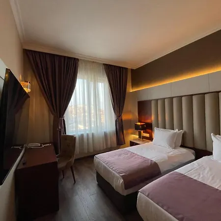 Ramada By Wyndham Trimontium Hotel 4*