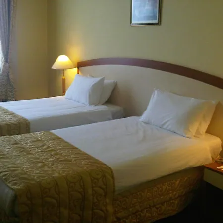 Ramada By Wyndham Trimontium Otel