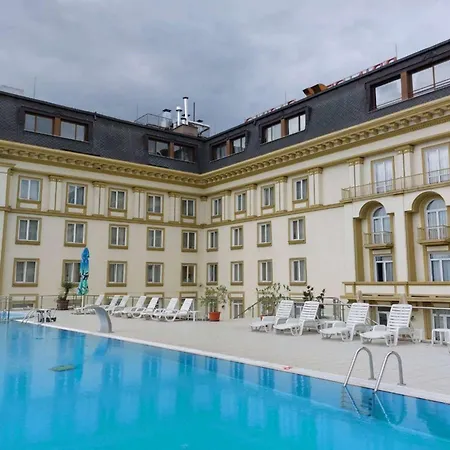 Ramada By Wyndham Trimontium Hotel 4*