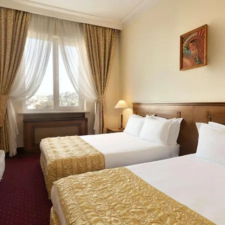 Ramada By Wyndham Trimontium 4* פלובדיב