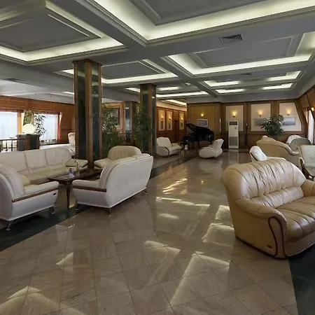 Ramada By Wyndham Trimontium Otel 4*