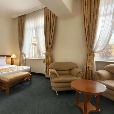Ramada By Wyndham Trimontium Hotel