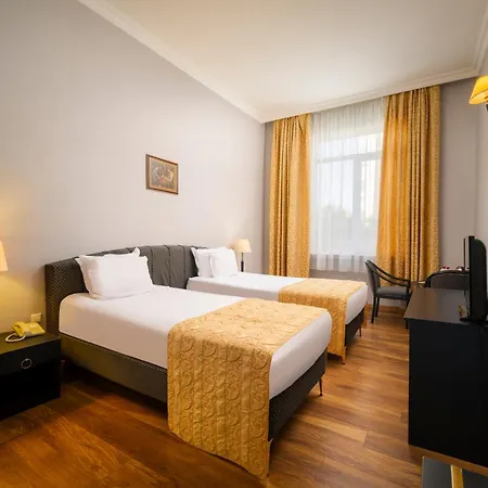 מלון Ramada By Wyndham Trimontium 4*
