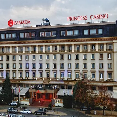 Hotel Ramada By Wyndham Trimontium 4*