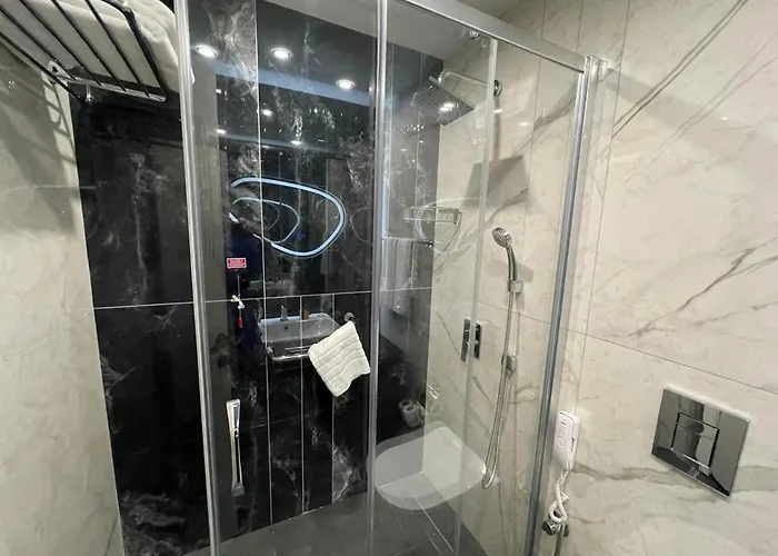 Ramada By Wyndham Trimontium Отель