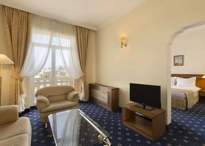 Hotel Ramada By Wyndham Trimontium 4*