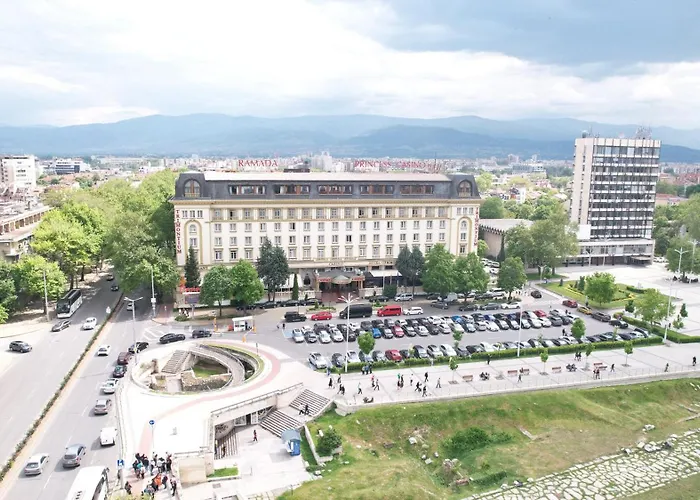 Отель Ramada By Wyndham Trimontium