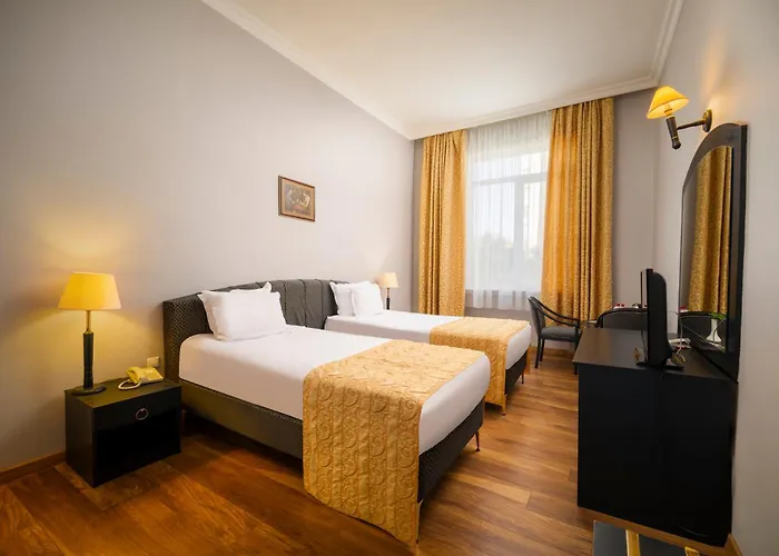 Отель Ramada By Wyndham Trimontium 4*