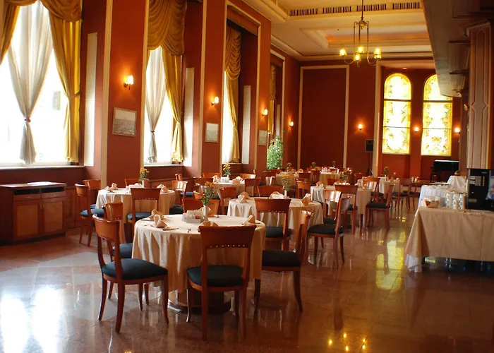 Отель Ramada By Wyndham Trimontium 4*