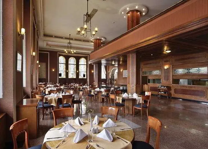 Ramada By Wyndham Trimontium Отель